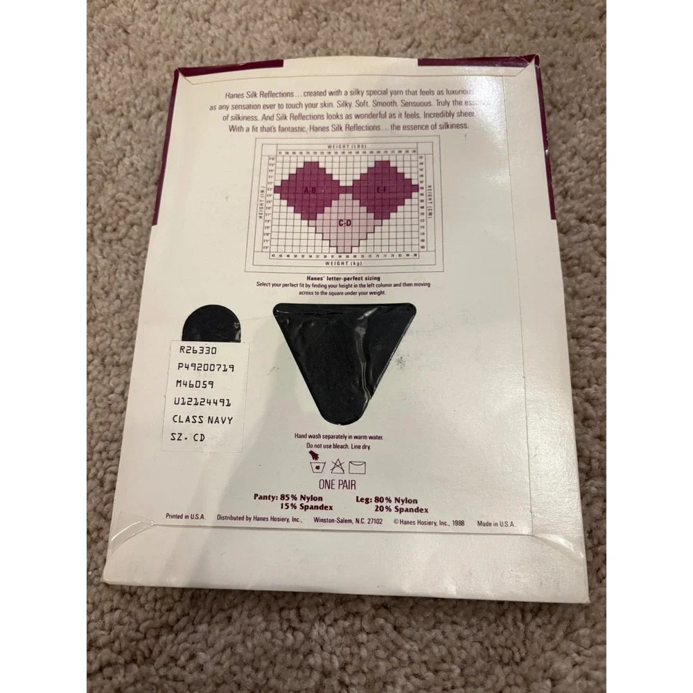 Hanes Silk Reflections Pantyhose Size CD Classic Navy Nylon/Spandex‎ Style 719